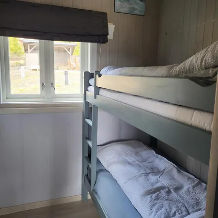 Holiday home Koselig Liten Fjellhytte I Flott Turterreng Bade Sommer Og Vinter Hovda
