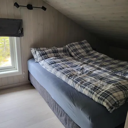 Koselig Liten Fjellhytte I Flott Turterreng Bade Sommer Og Vinter
