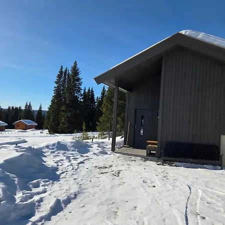Koselig Liten Fjellhytte I Flott Turterreng Bade Sommer Og Vinter