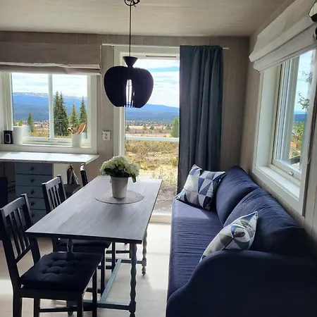Semesterbostad Koselig Liten Fjellhytte I Flott Turterreng Bade Sommer Og Vinter Hovda